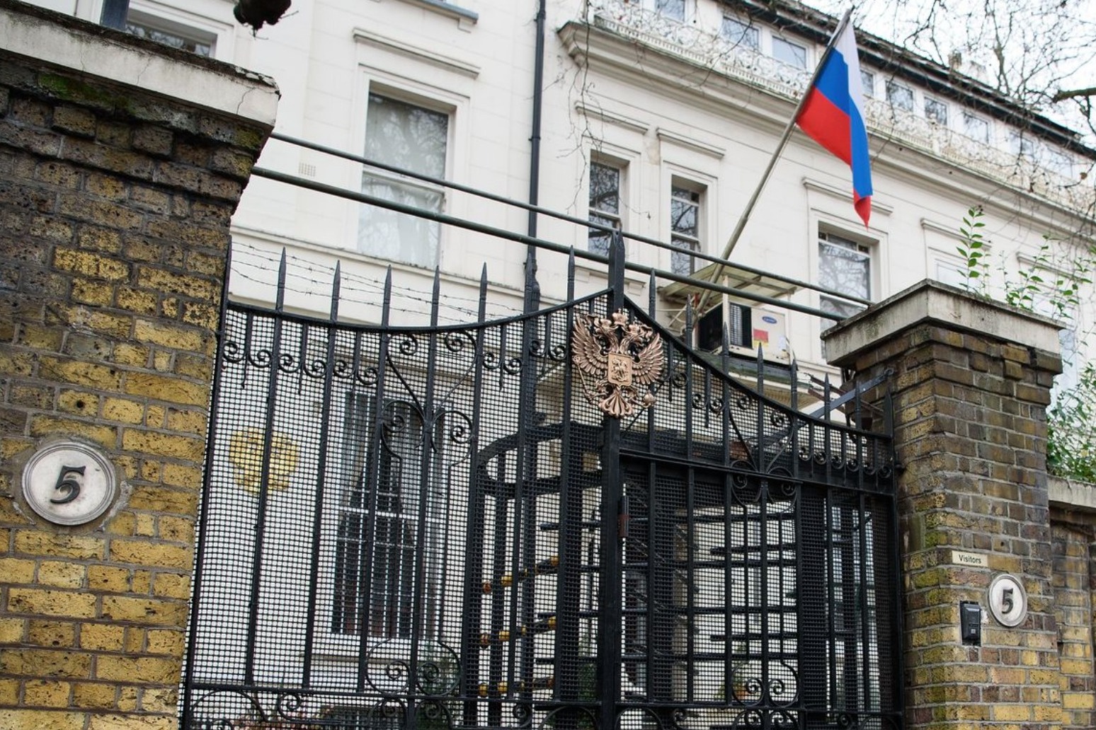 Russia refuse to release three Ukrainian naval ships